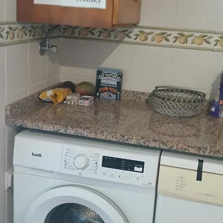 Artist House With View And Shared Kitchen בית הארחה