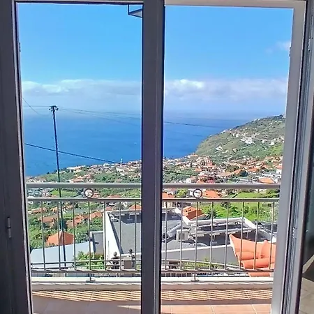 Artist House With View And Shared Kitchen Guest house Arco da Calheta (Madeira)