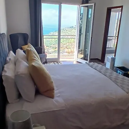 Artist House With View And Shared Kitchen * Arco da Calheta (Madeira)