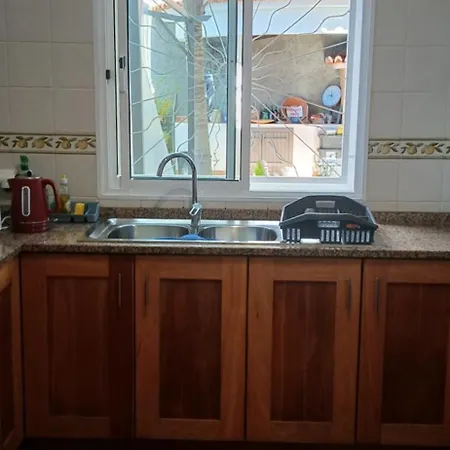 Guest house Artist House With View And Shared Kitchen *