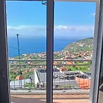 Artist House With View And Shared Kitchen Gasthof Arco da Calheta (Madeira)