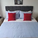 Artist House With View And Shared Kitchen * Arco da Calheta (Madeira)