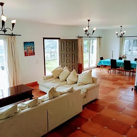 The Artist House Guest house Arco da Calheta (Madeira)