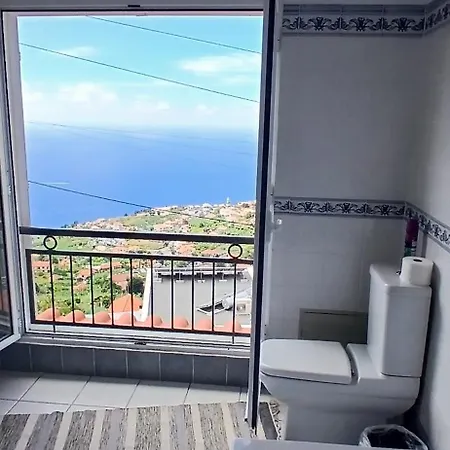 Konukevi Artist House With View And Shared Kitchen