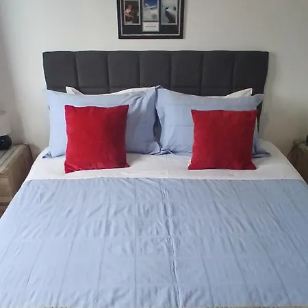 Artist House With View And Shared Kitchen * Arco da Calheta (Madeira)