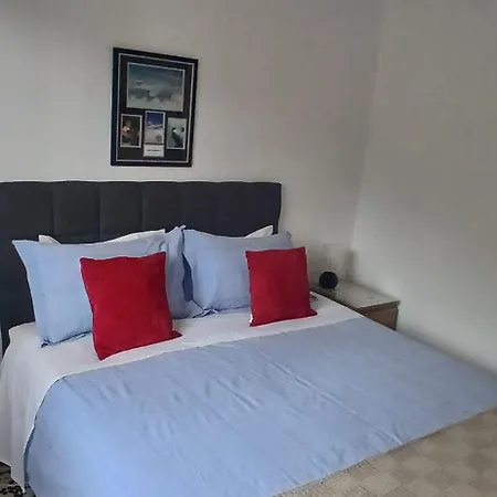 Artist House With View And Shared Kitchen