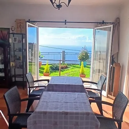 Artist House With View And Shared Kitchen 招待所