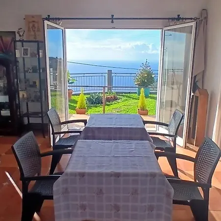 Pensjonat Artist House With View And Shared Kitchen Arco da Calheta (Madeira)