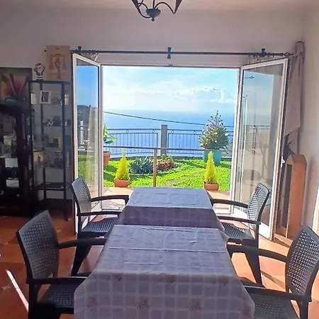 Artist House With View And Shared Kitchen